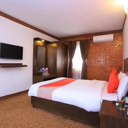 Oyo 591 Hotel Blue Moon Dharampur Zewnętrze zdjęcie