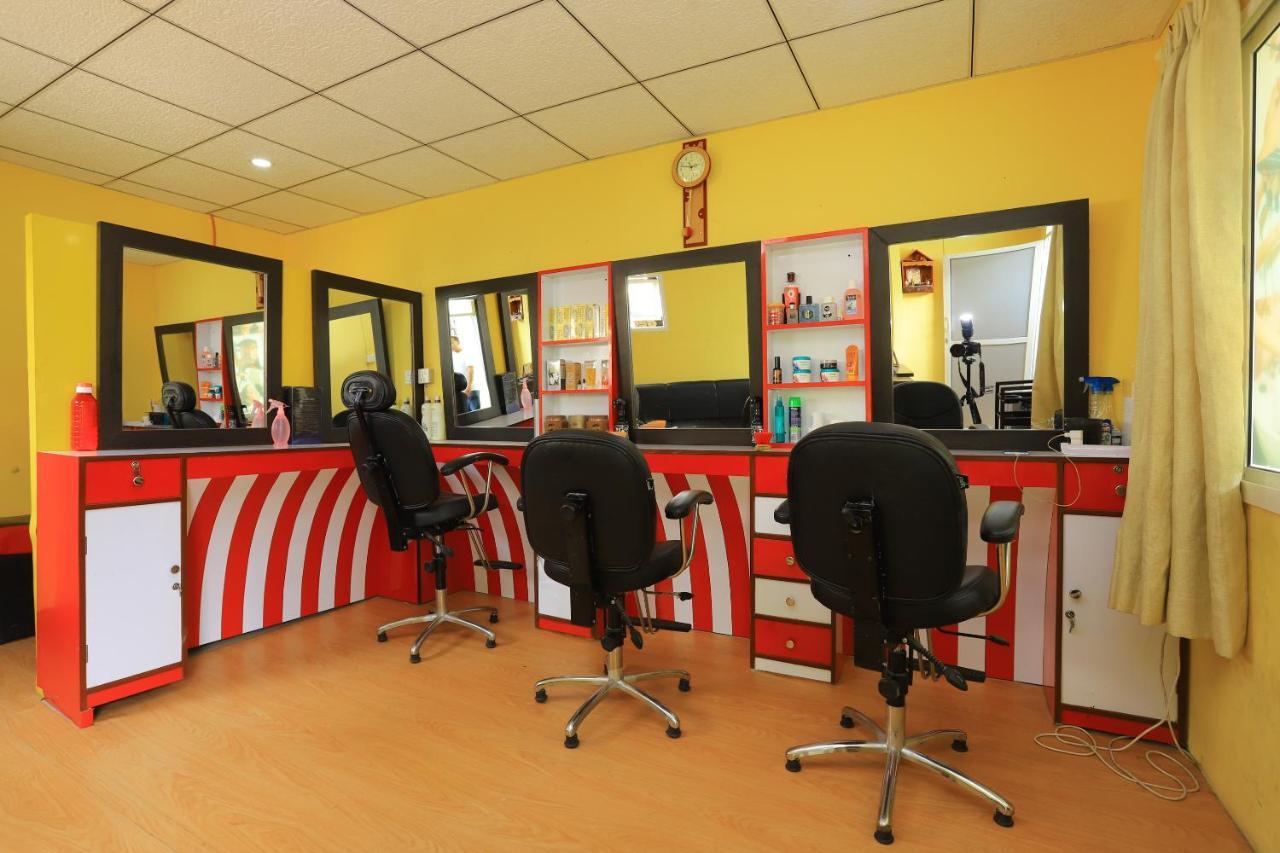 Oyo 591 Hotel Blue Moon Dharampur Zewnętrze zdjęcie