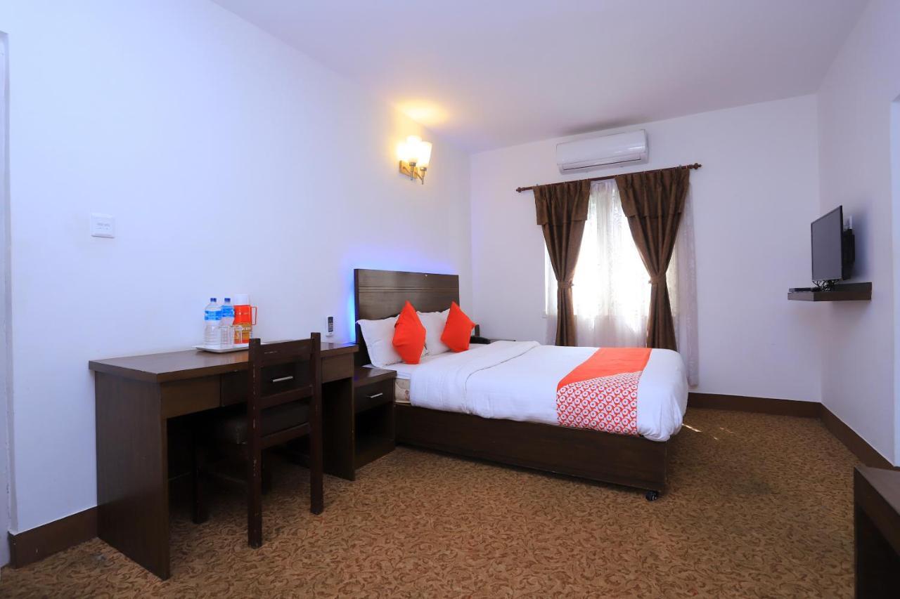 Oyo 591 Hotel Blue Moon Dharampur Zewnętrze zdjęcie