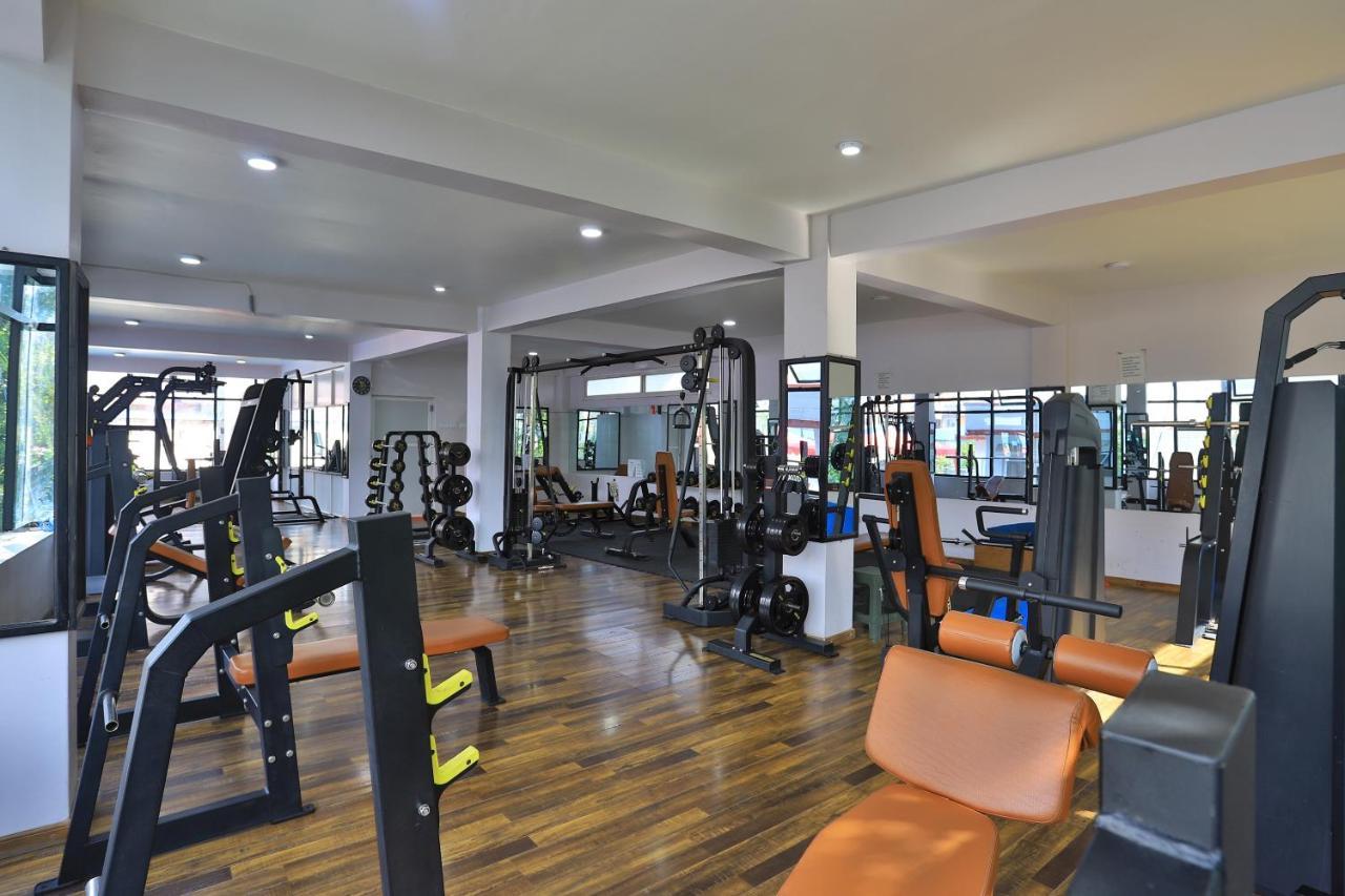 Oyo 591 Hotel Blue Moon Dharampur Zewnętrze zdjęcie