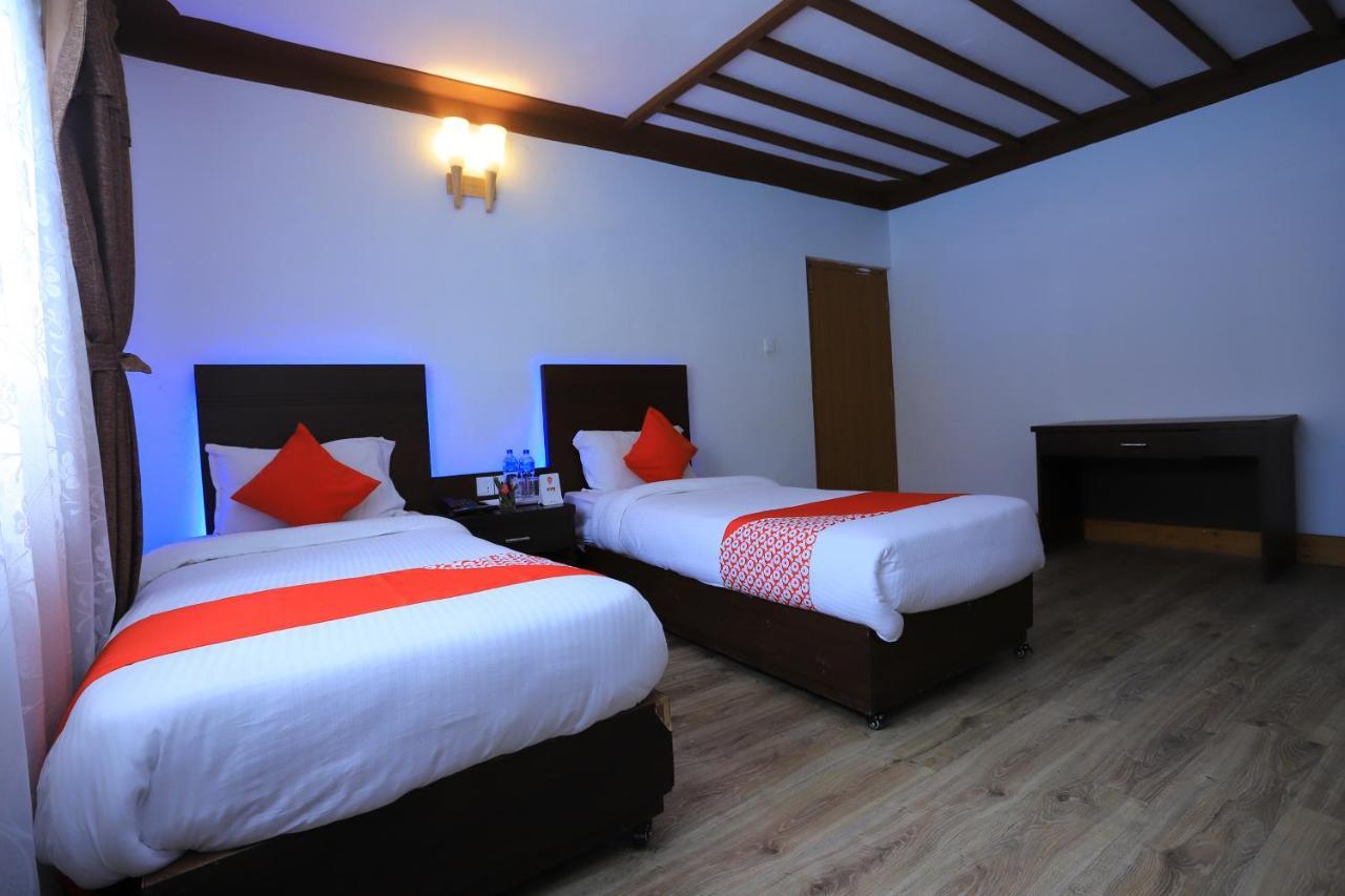 Oyo 591 Hotel Blue Moon Dharampur Zewnętrze zdjęcie