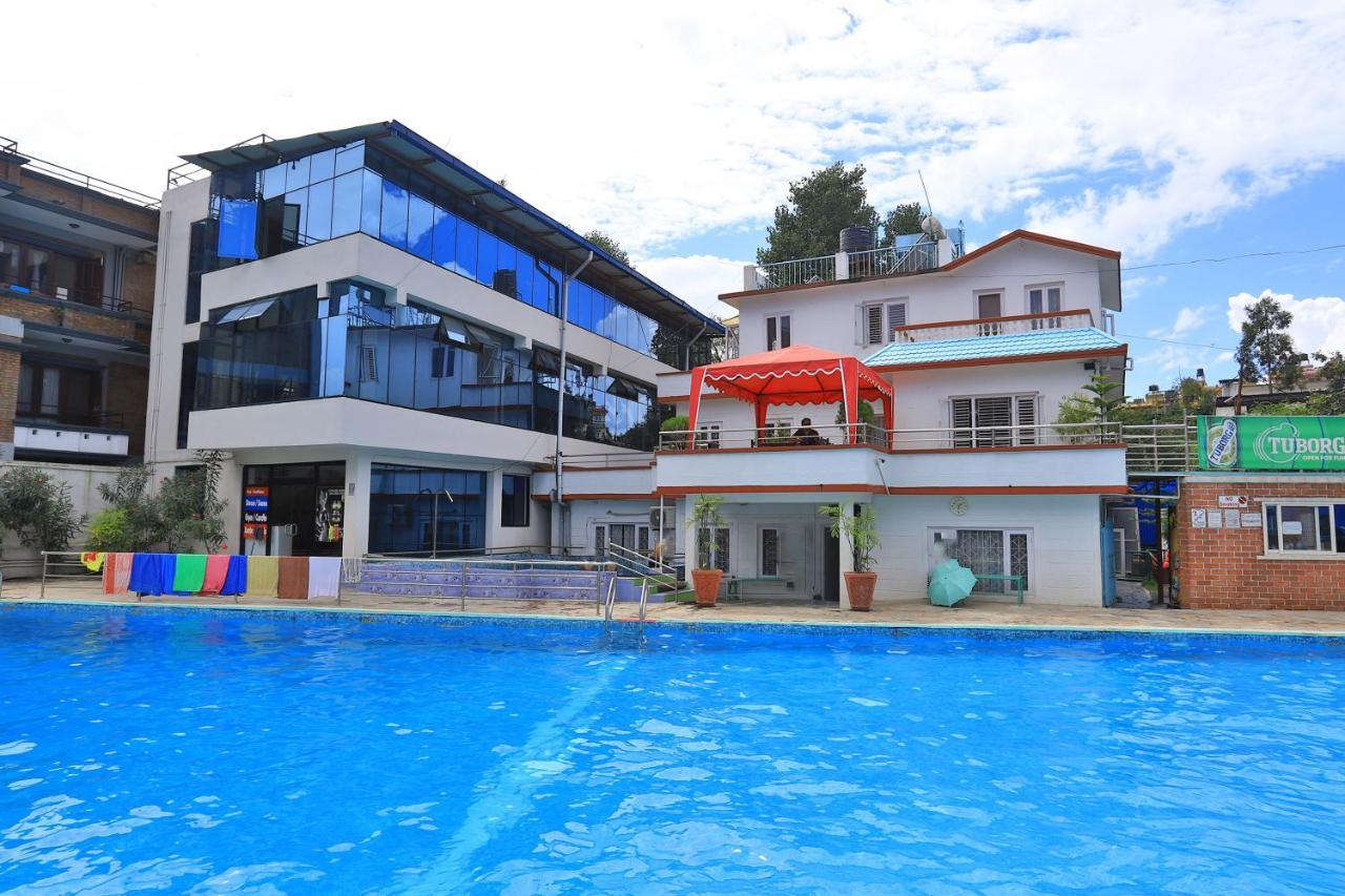 Oyo 591 Hotel Blue Moon Dharampur Zewnętrze zdjęcie