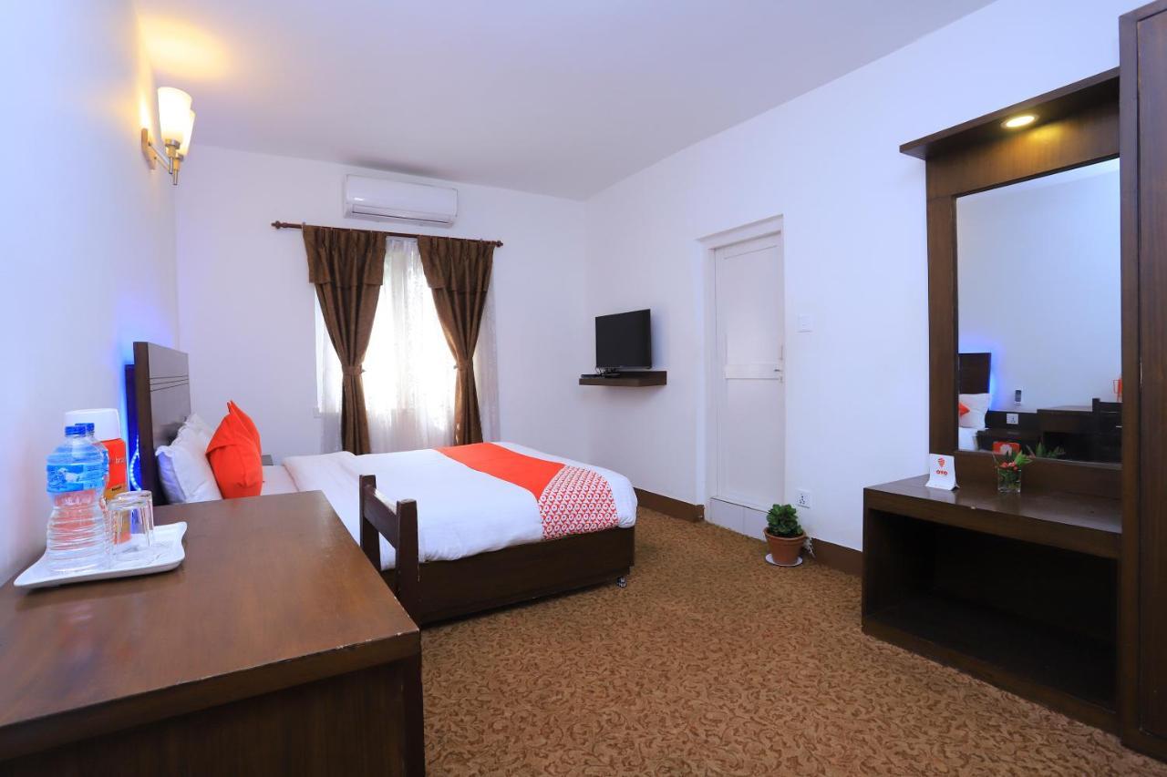 Oyo 591 Hotel Blue Moon Dharampur Zewnętrze zdjęcie