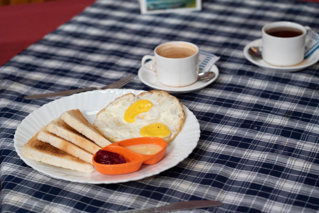 Oyo 591 Hotel Blue Moon Dharampur Zewnętrze zdjęcie